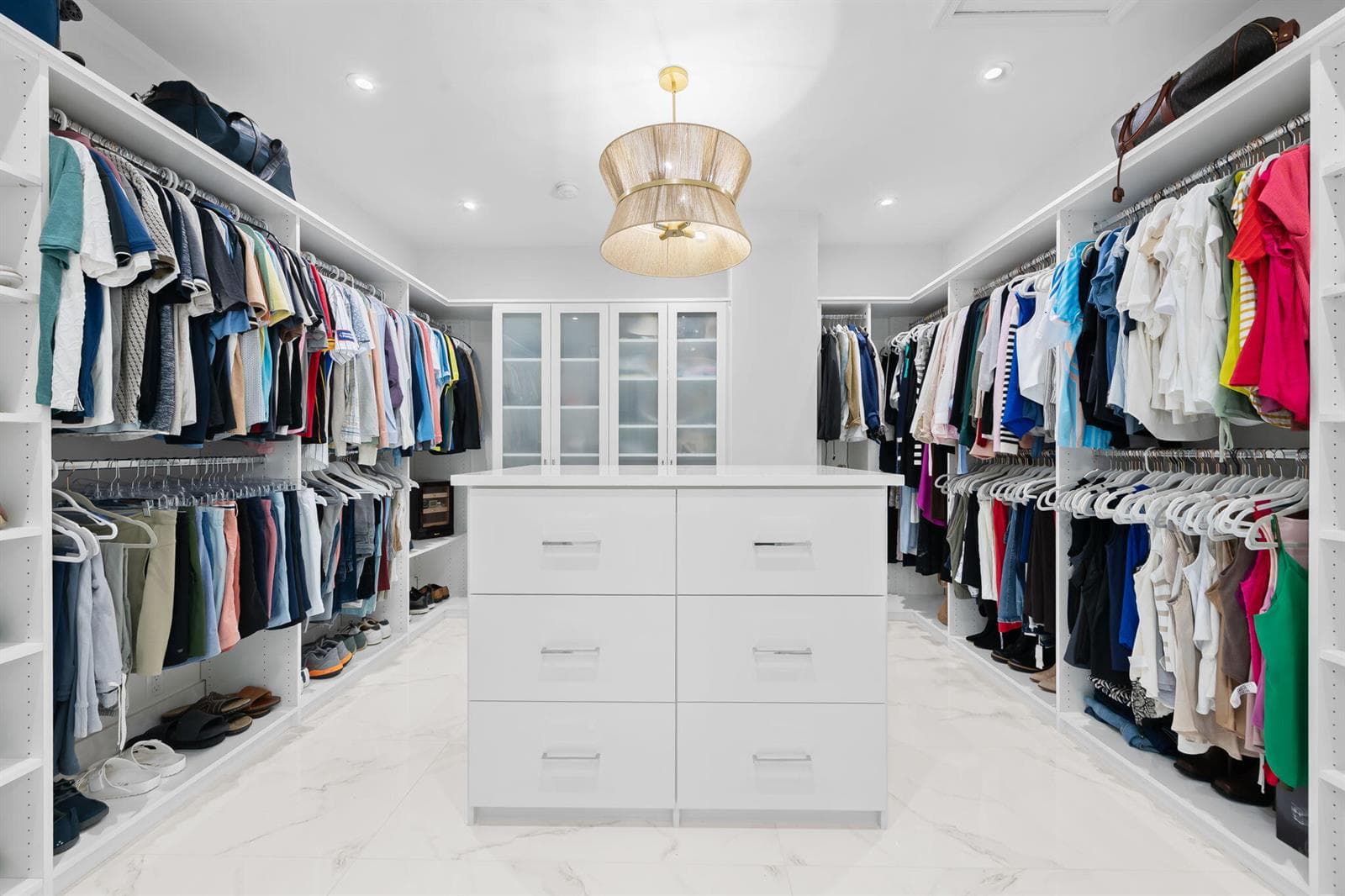 2525 Sea Island Dr