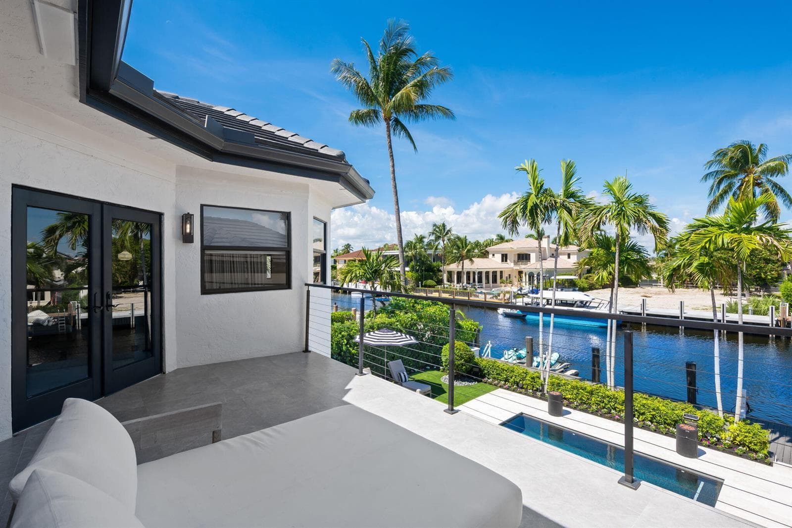 2525 Sea Island Dr