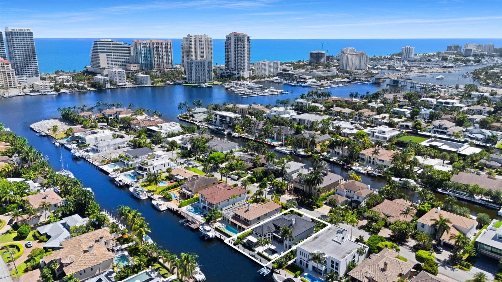 2525 Sea Island Dr