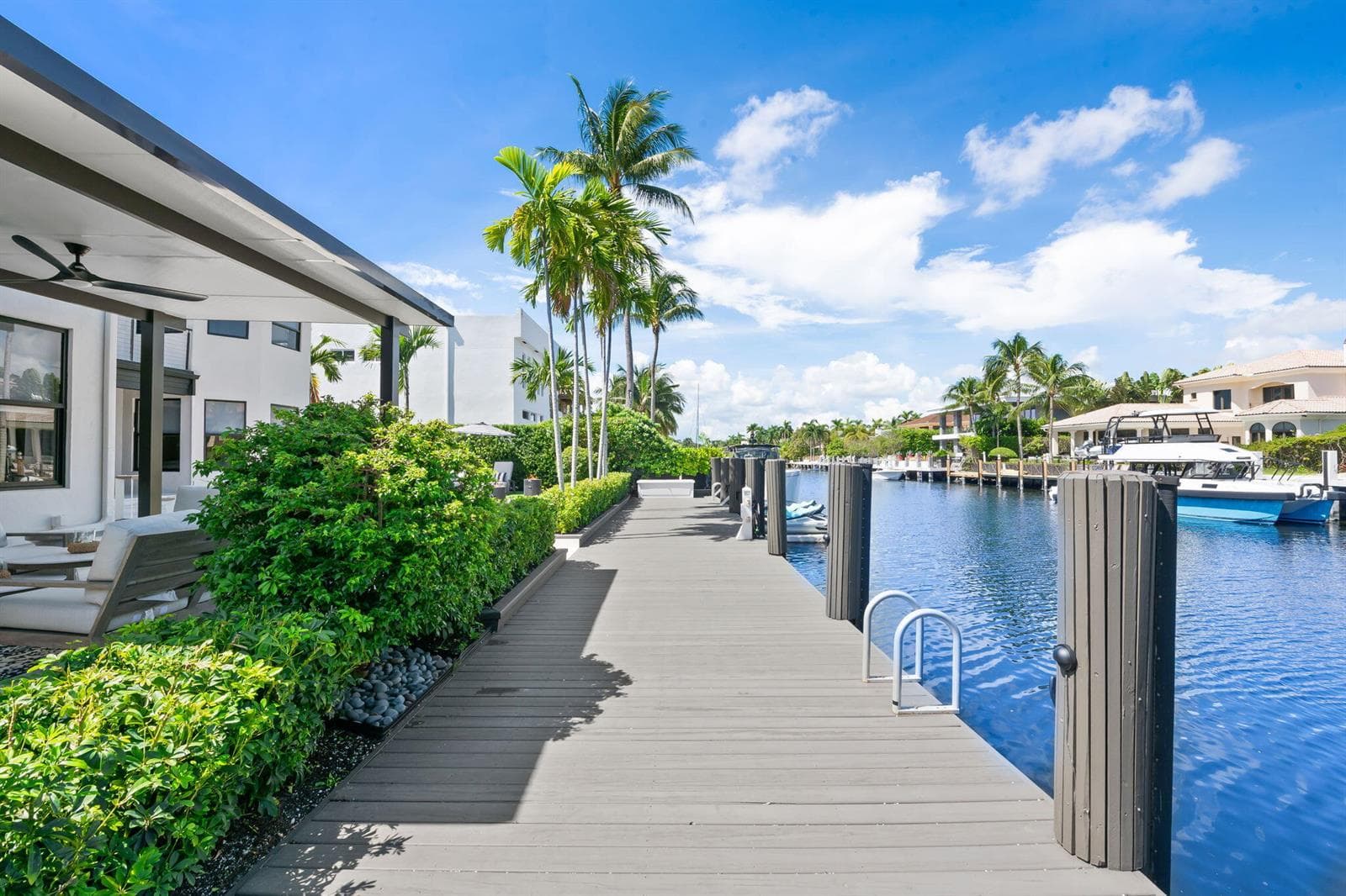 2525 Sea Island Dr