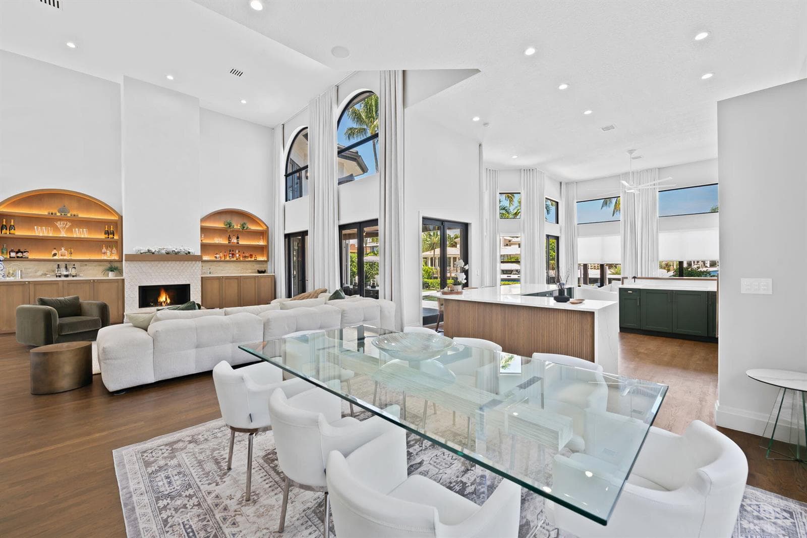 2525 Sea Island Dr