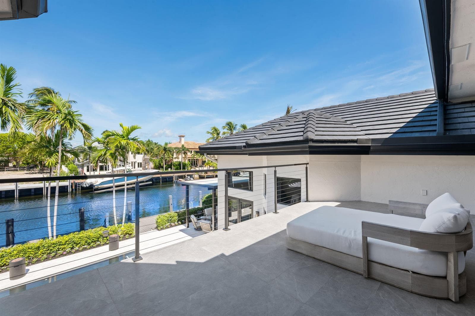 2525 Sea Island Dr