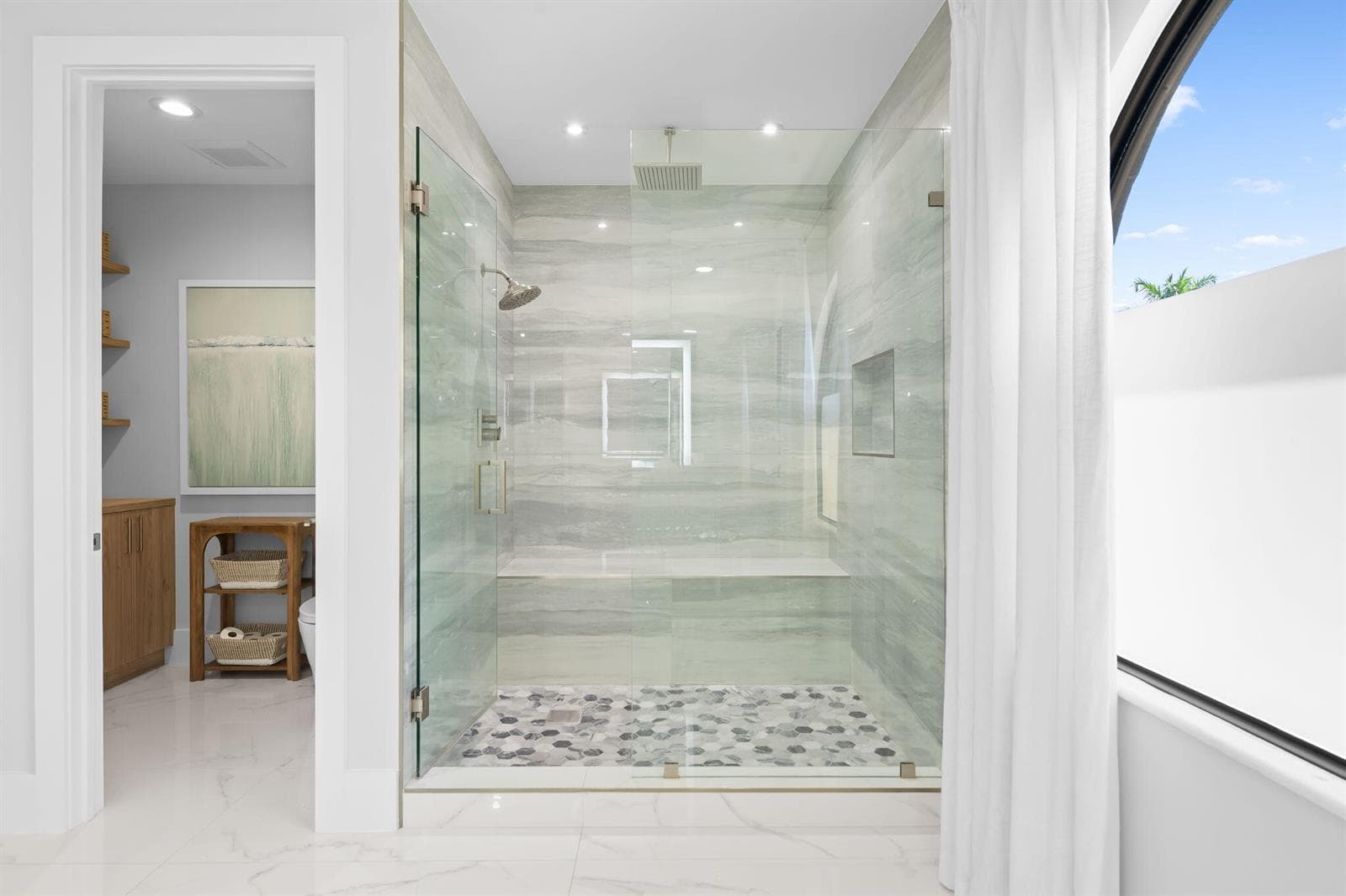 2525 Sea Island Dr
