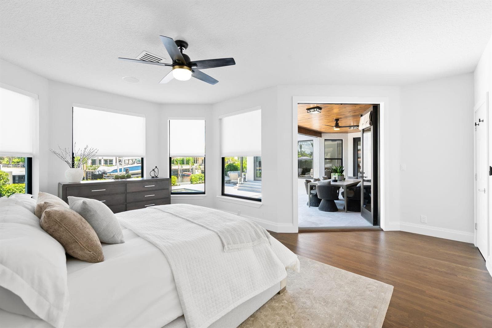 2525 Sea Island Dr