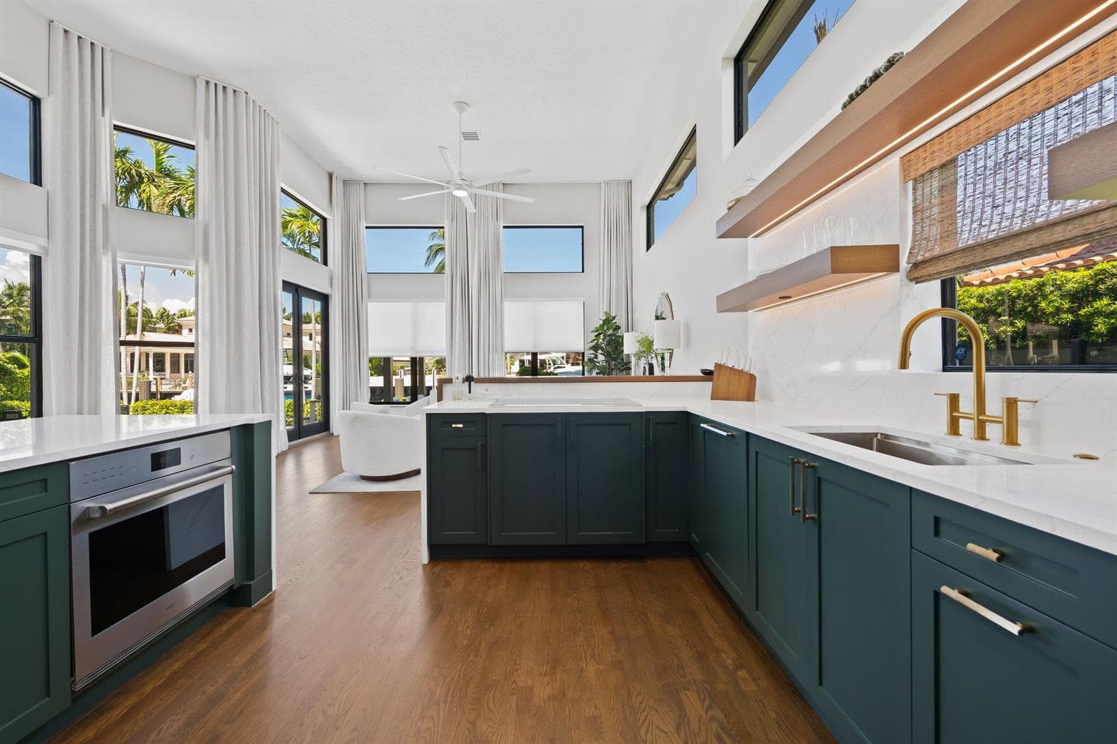 2525 Sea Island Dr