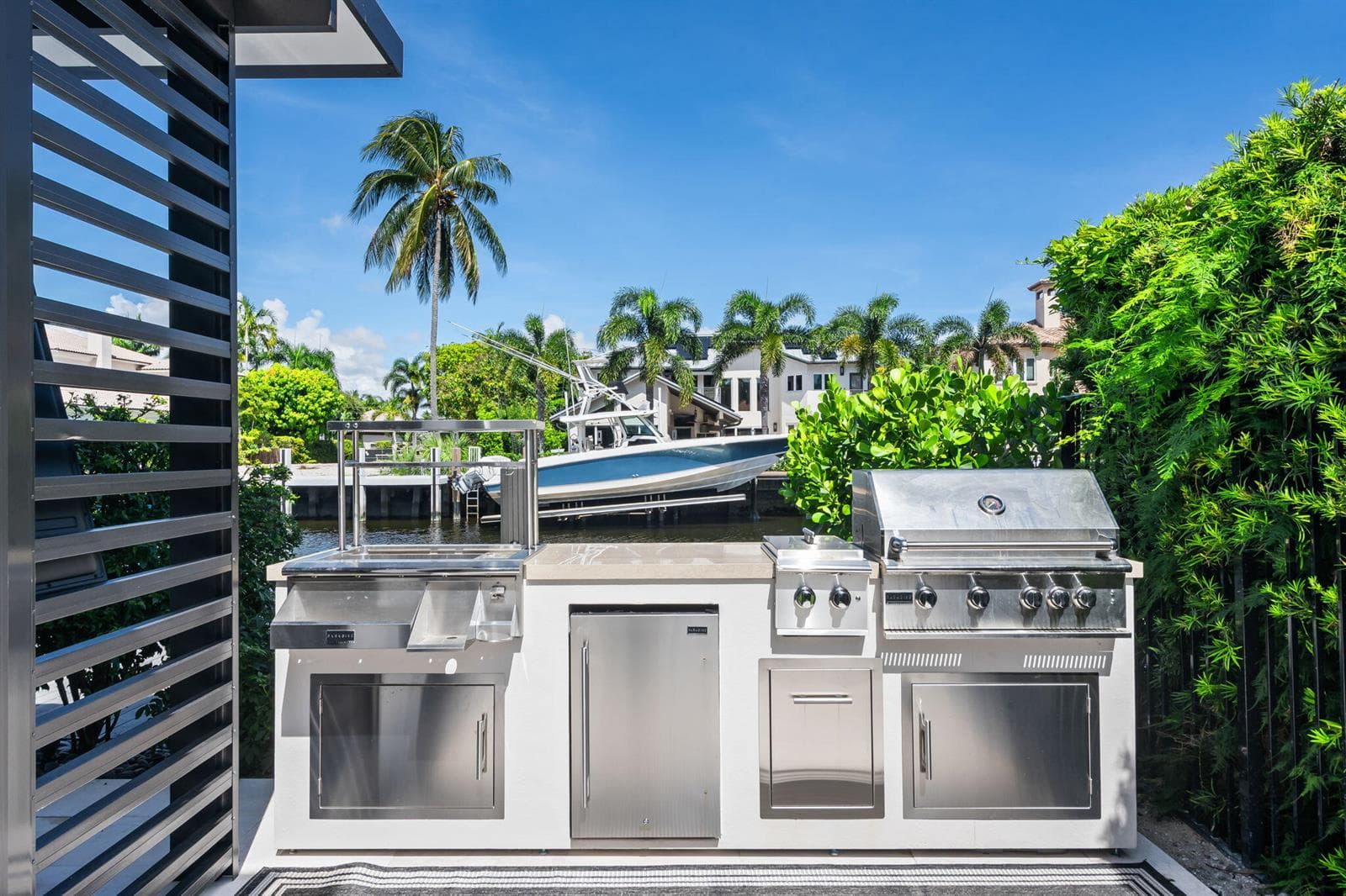 2525 Sea Island Dr