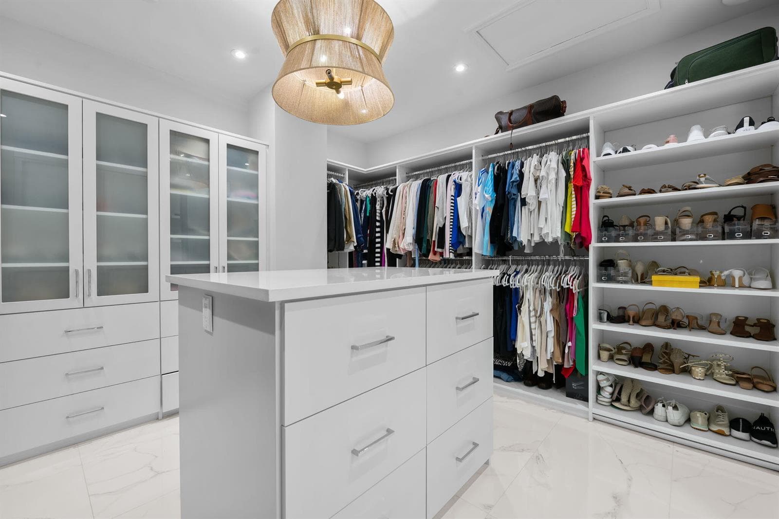 2525 Sea Island Dr