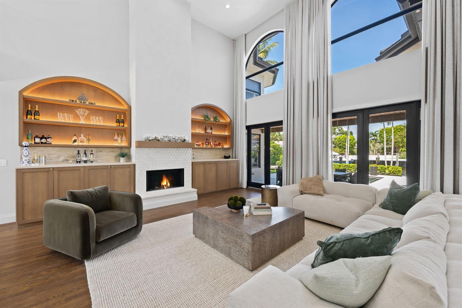 2525 Sea Island Dr
