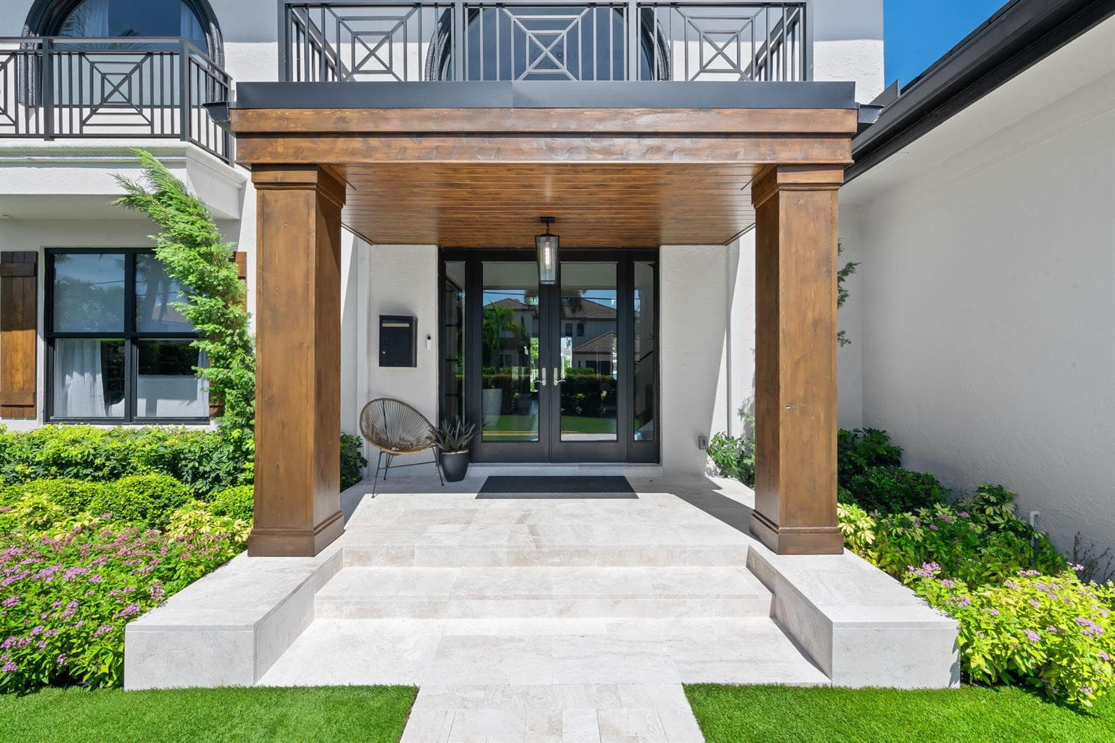 2525 Sea Island Dr