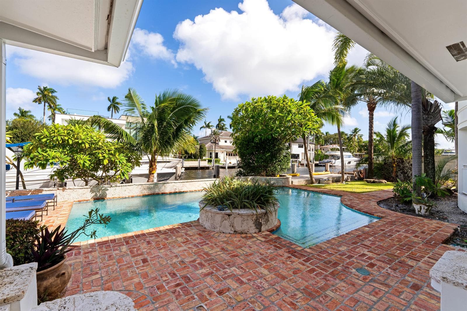 440 Lido Dr