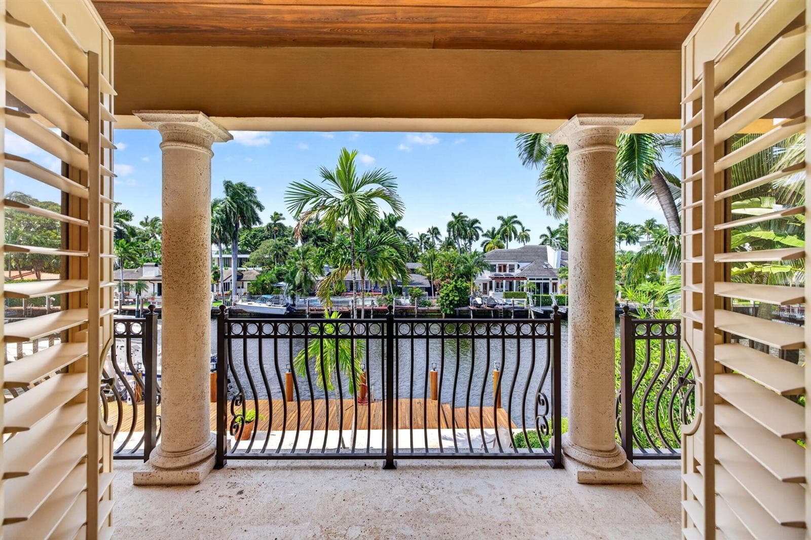 67 Royal Palm Dr