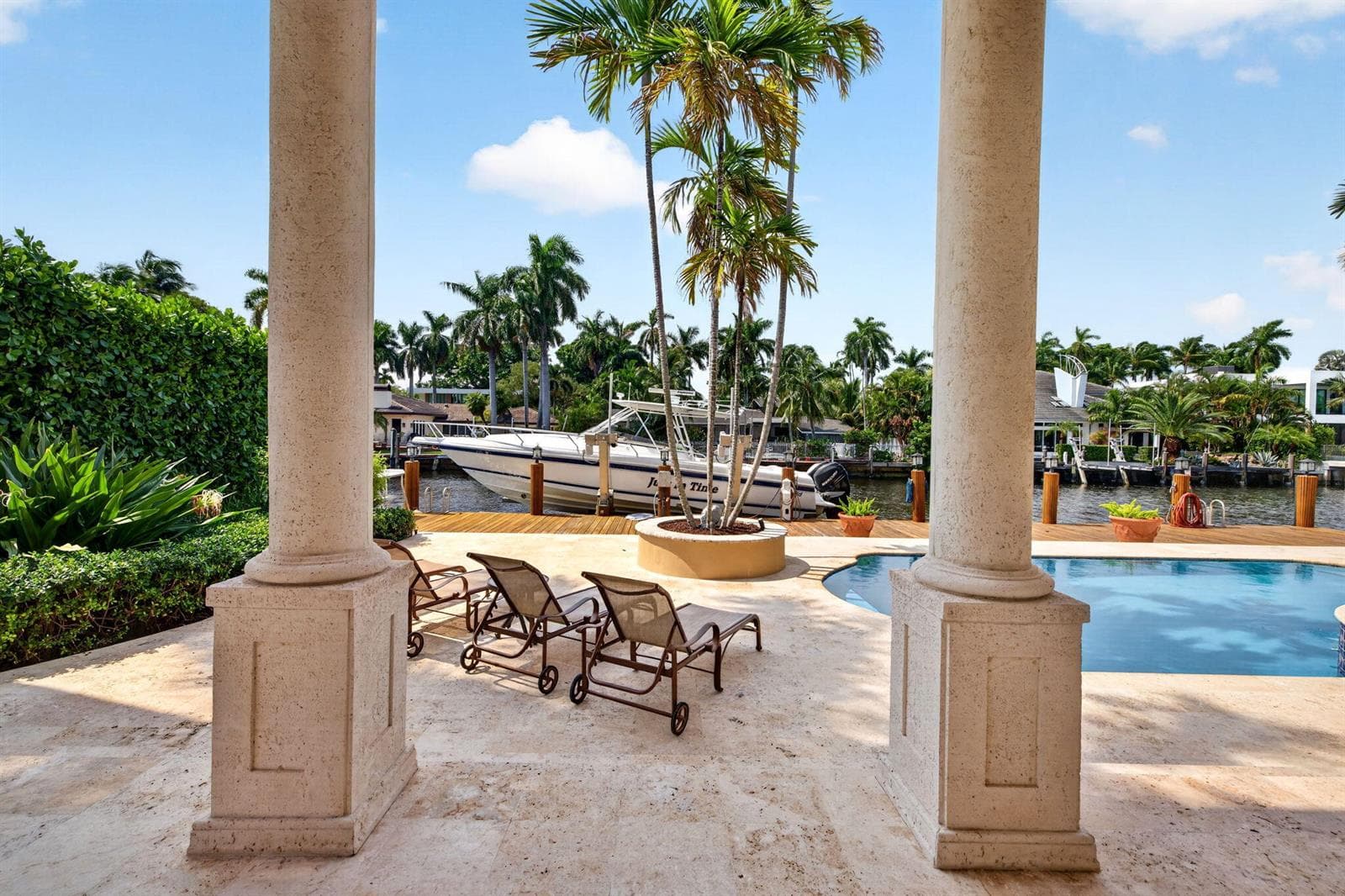 67 Royal Palm Dr