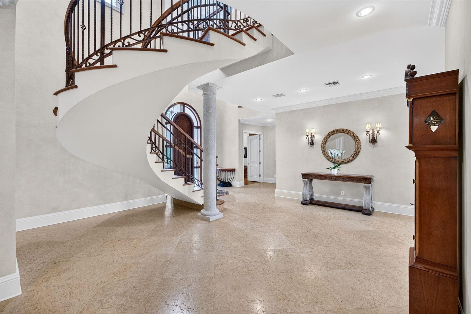 67 Royal Palm Dr