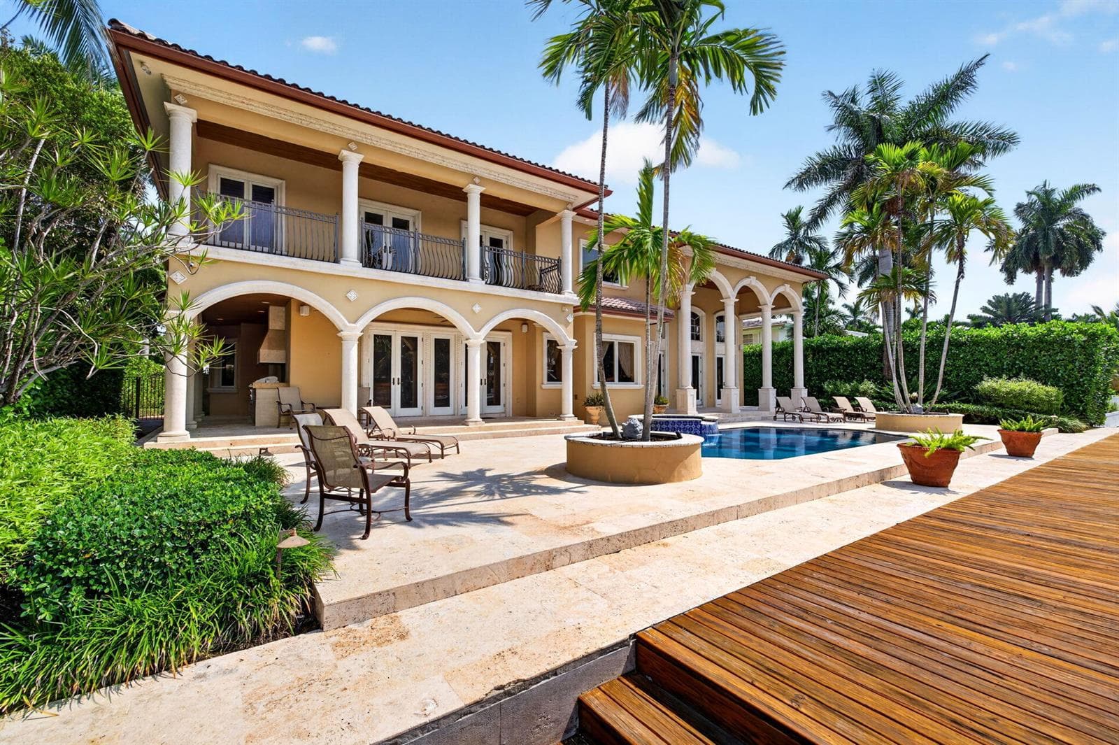 67 Royal Palm Dr