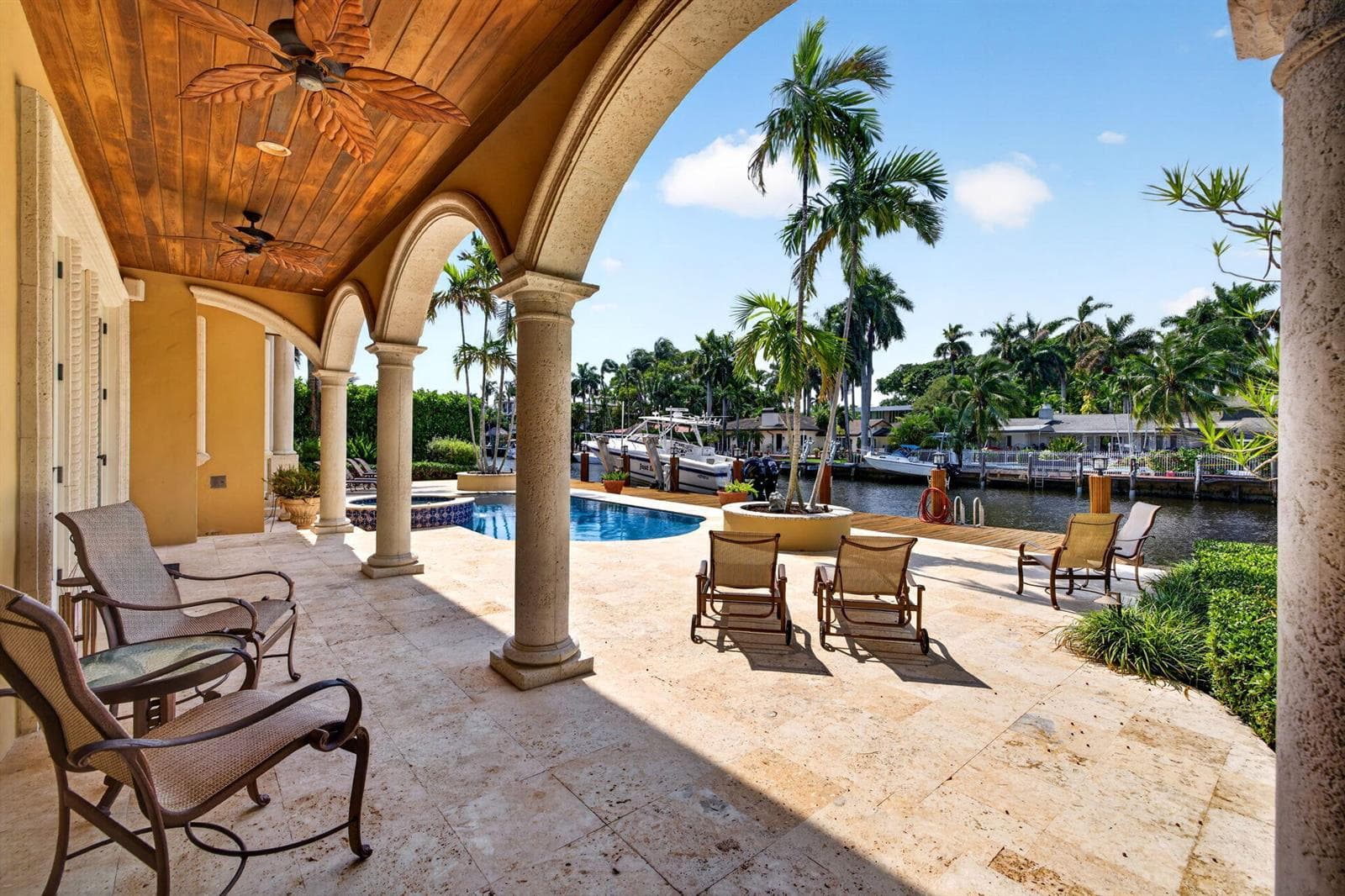 67 Royal Palm Dr