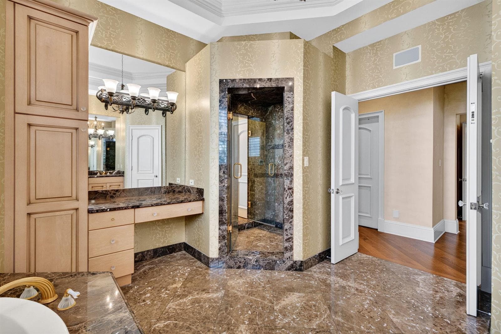 67 Royal Palm Dr