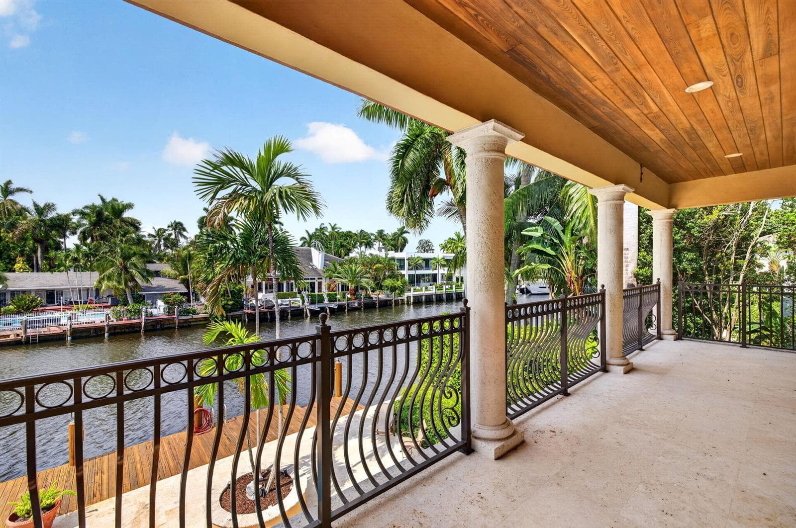 67 Royal Palm Dr