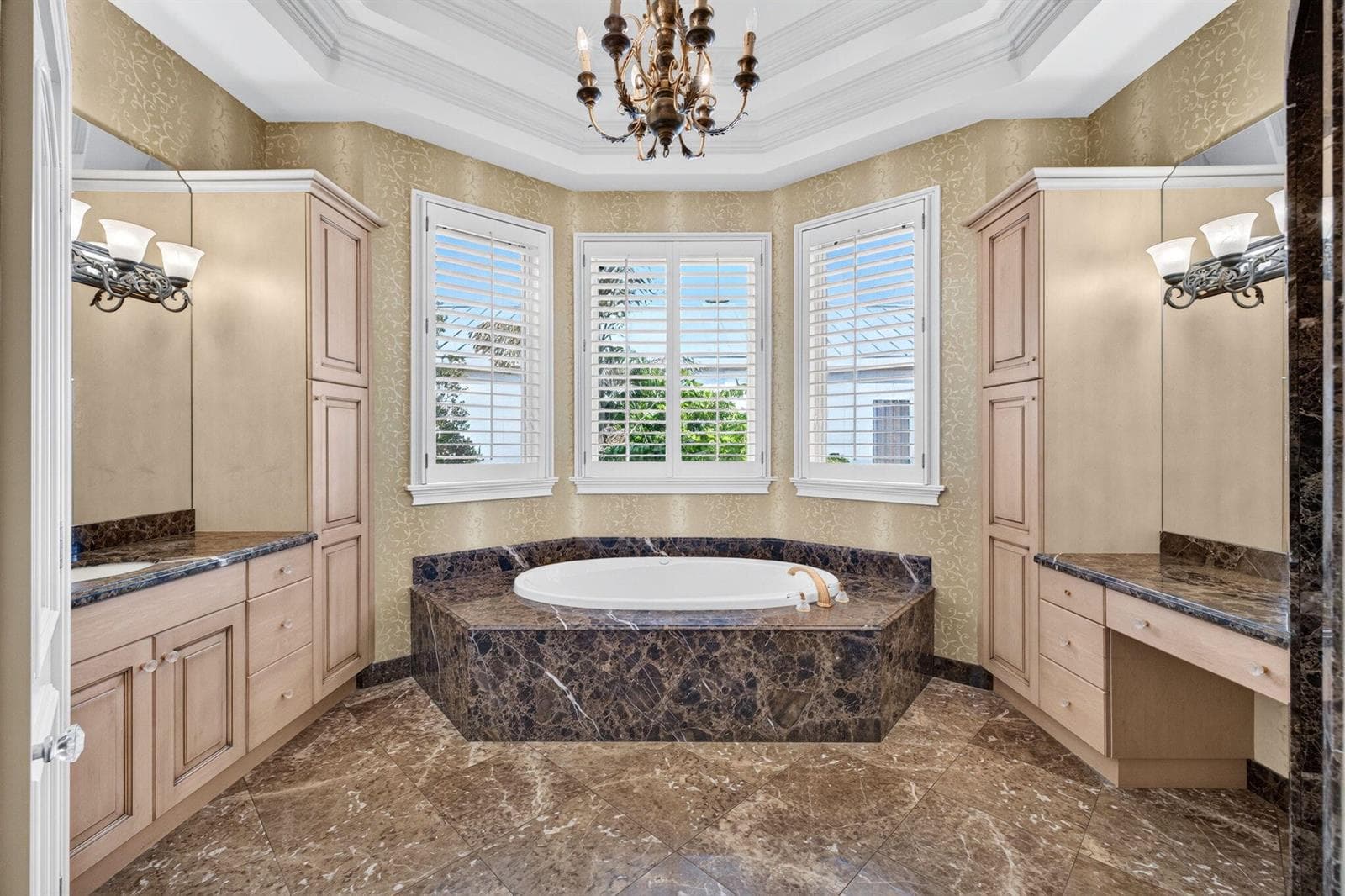 67 Royal Palm Dr