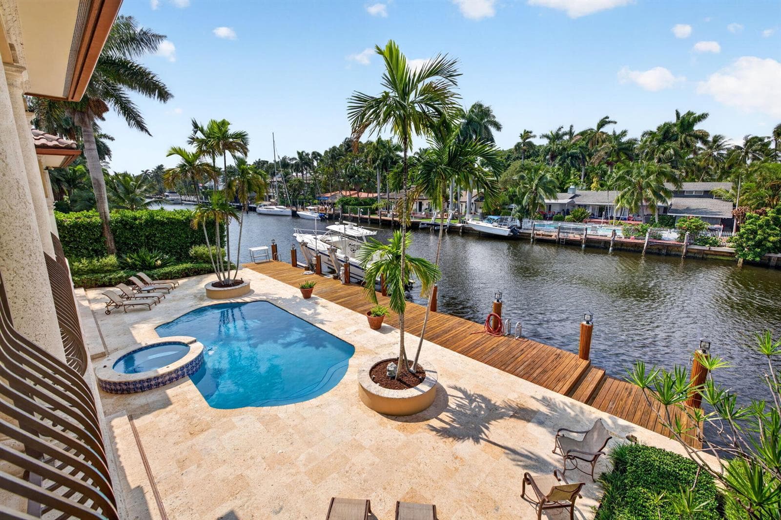 67 Royal Palm Dr