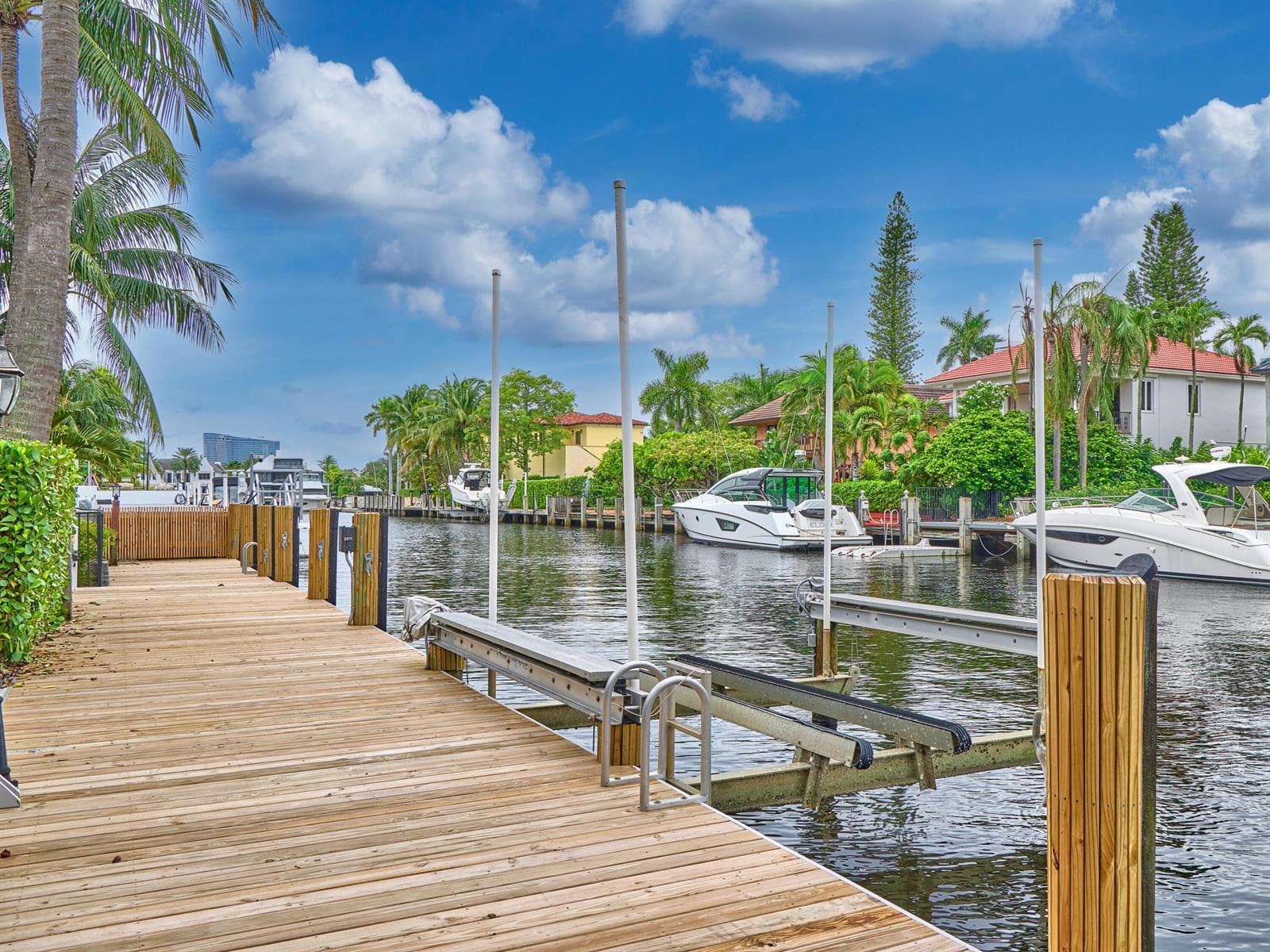 501 Coconut Isle Dr