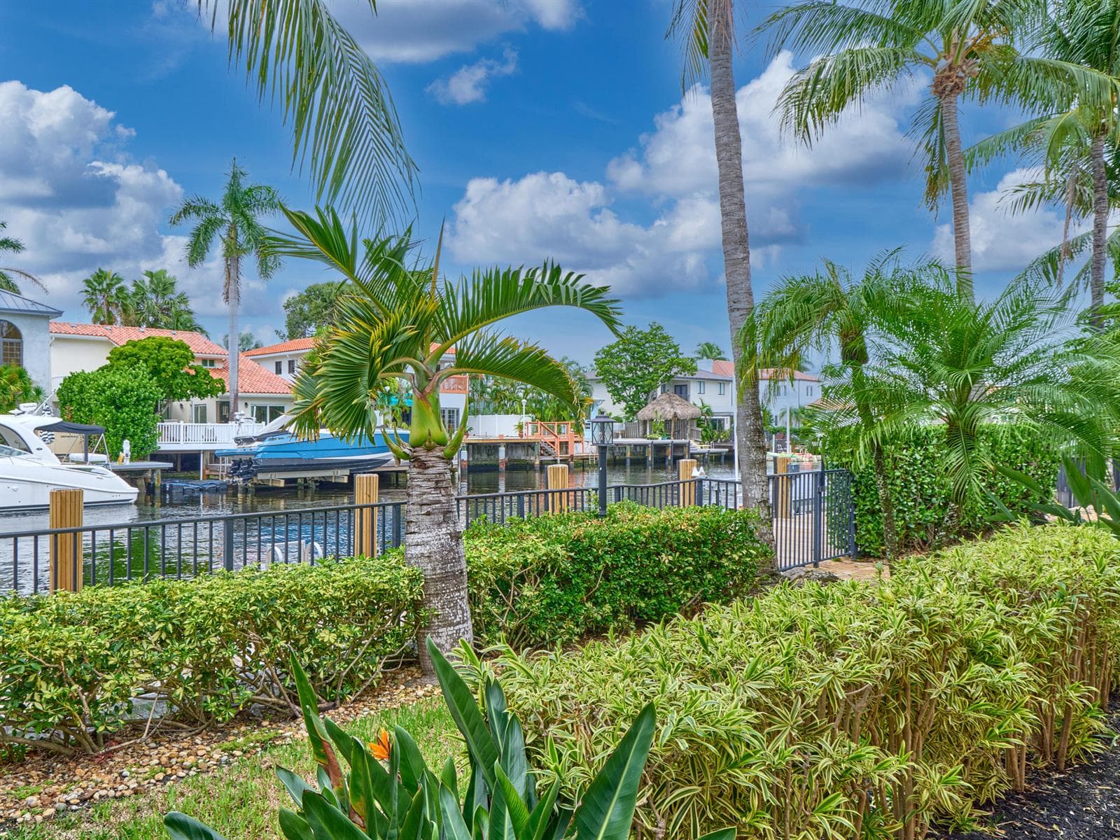 501 Coconut Isle Dr