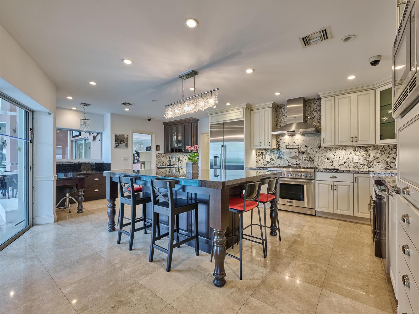 501 Coconut Isle Dr