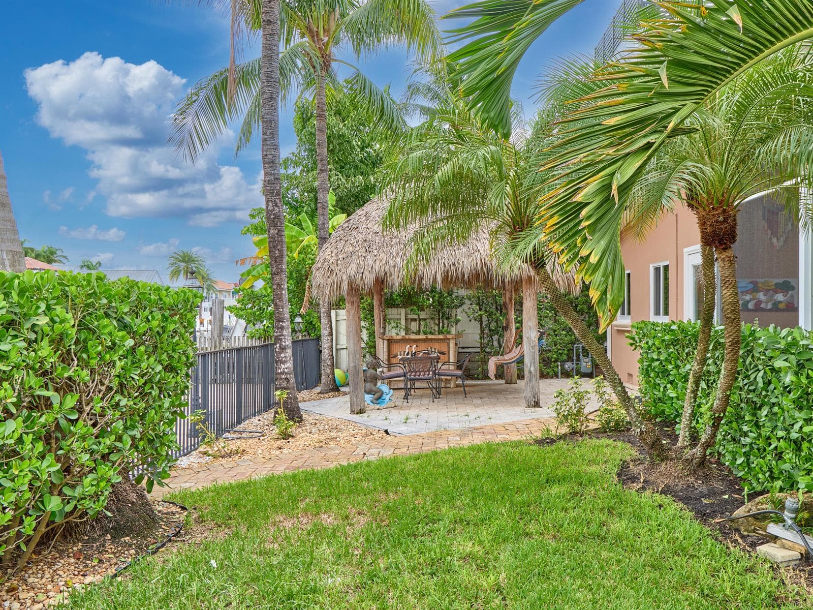 501 Coconut Isle Dr