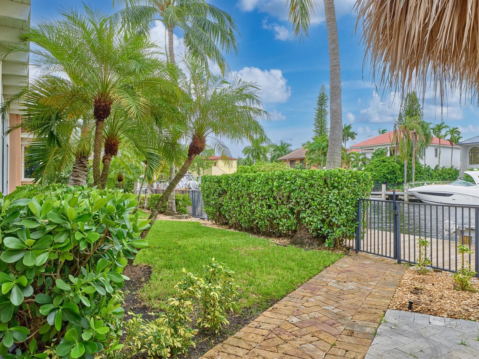 501 Coconut Isle Dr
