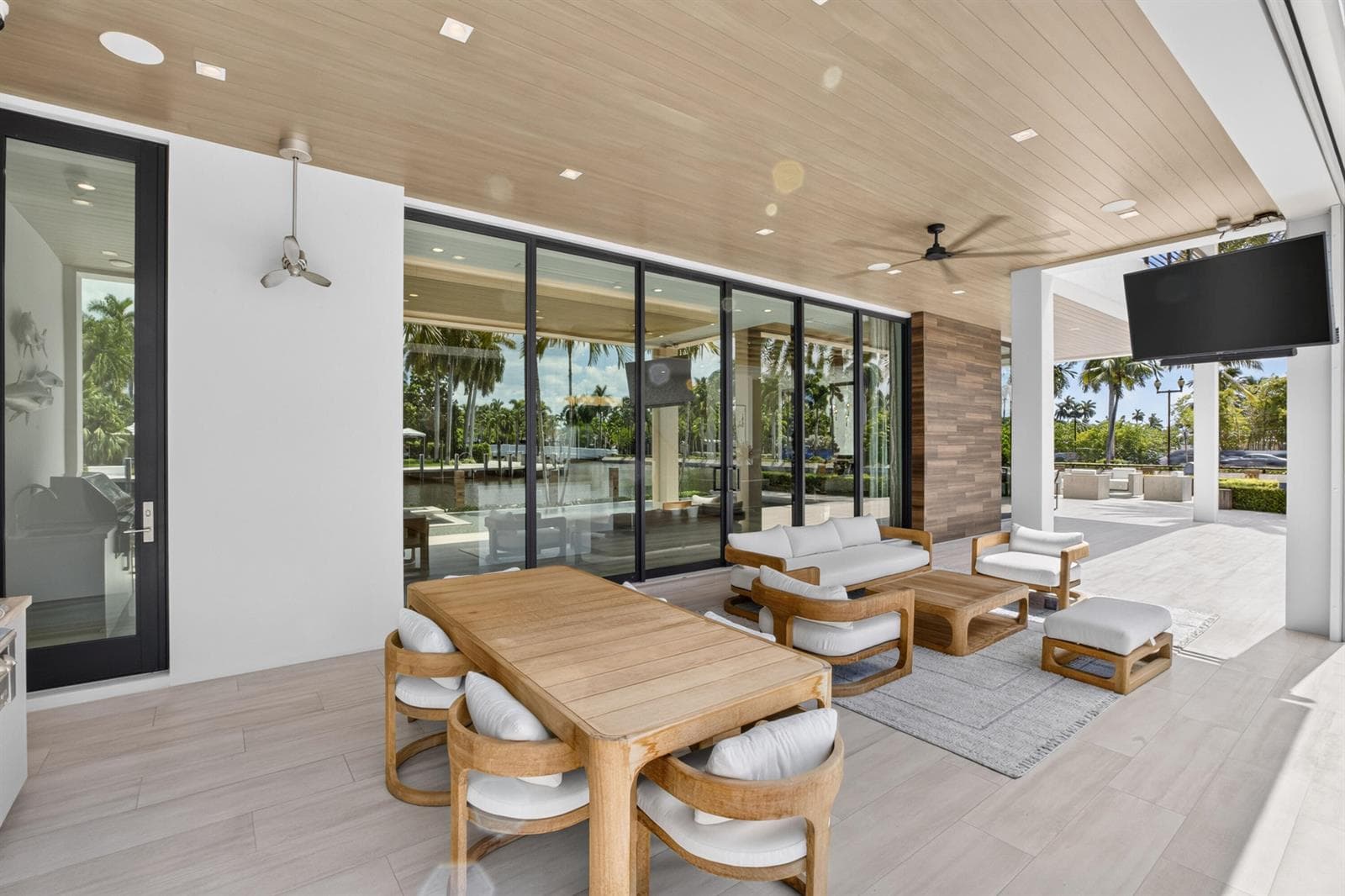1 Royal Palm Dr
