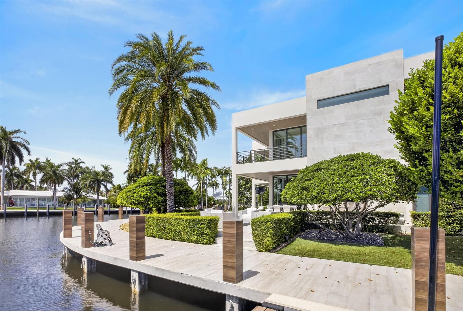 1 Royal Palm Dr