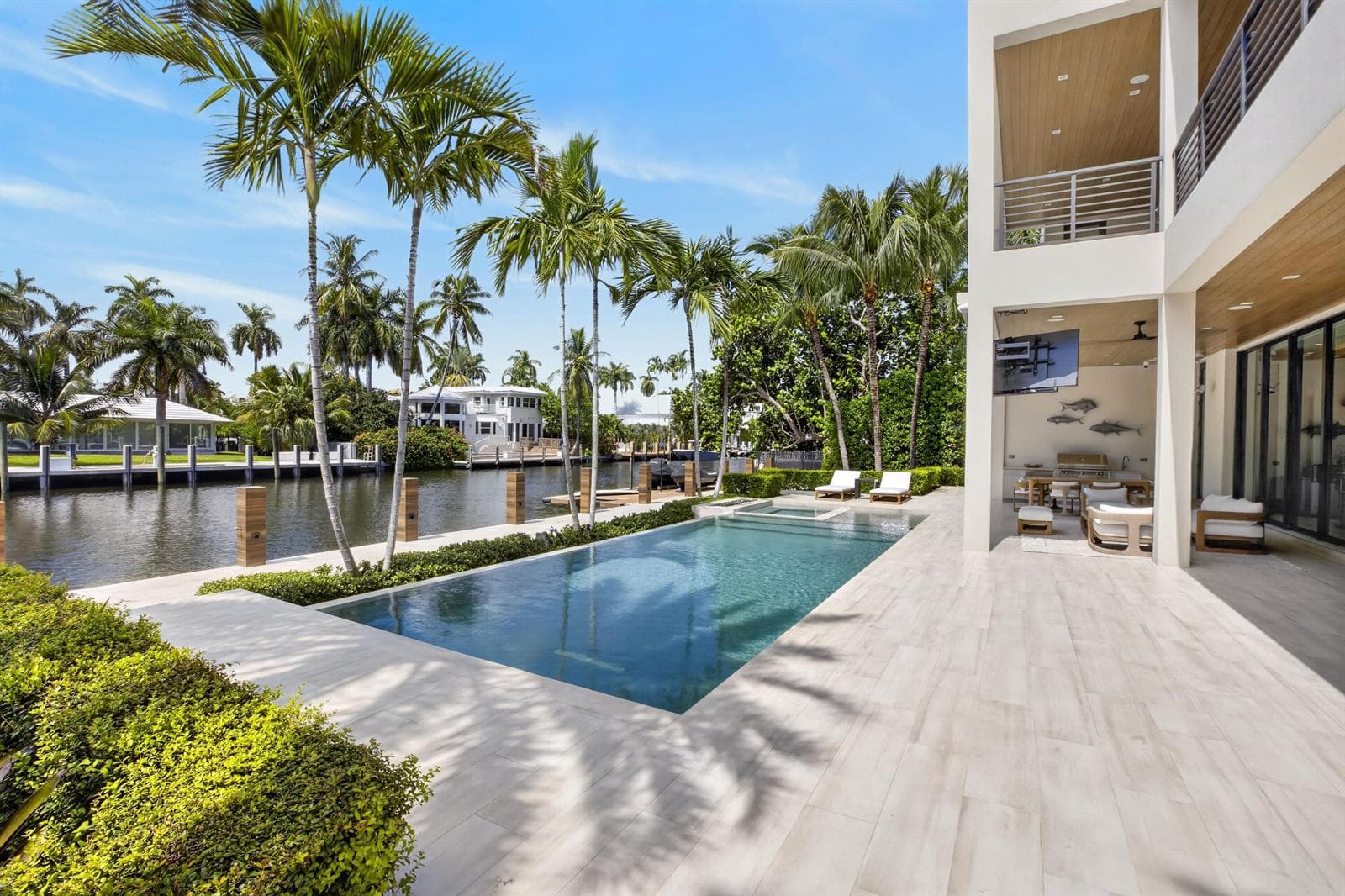 1 Royal Palm Dr
