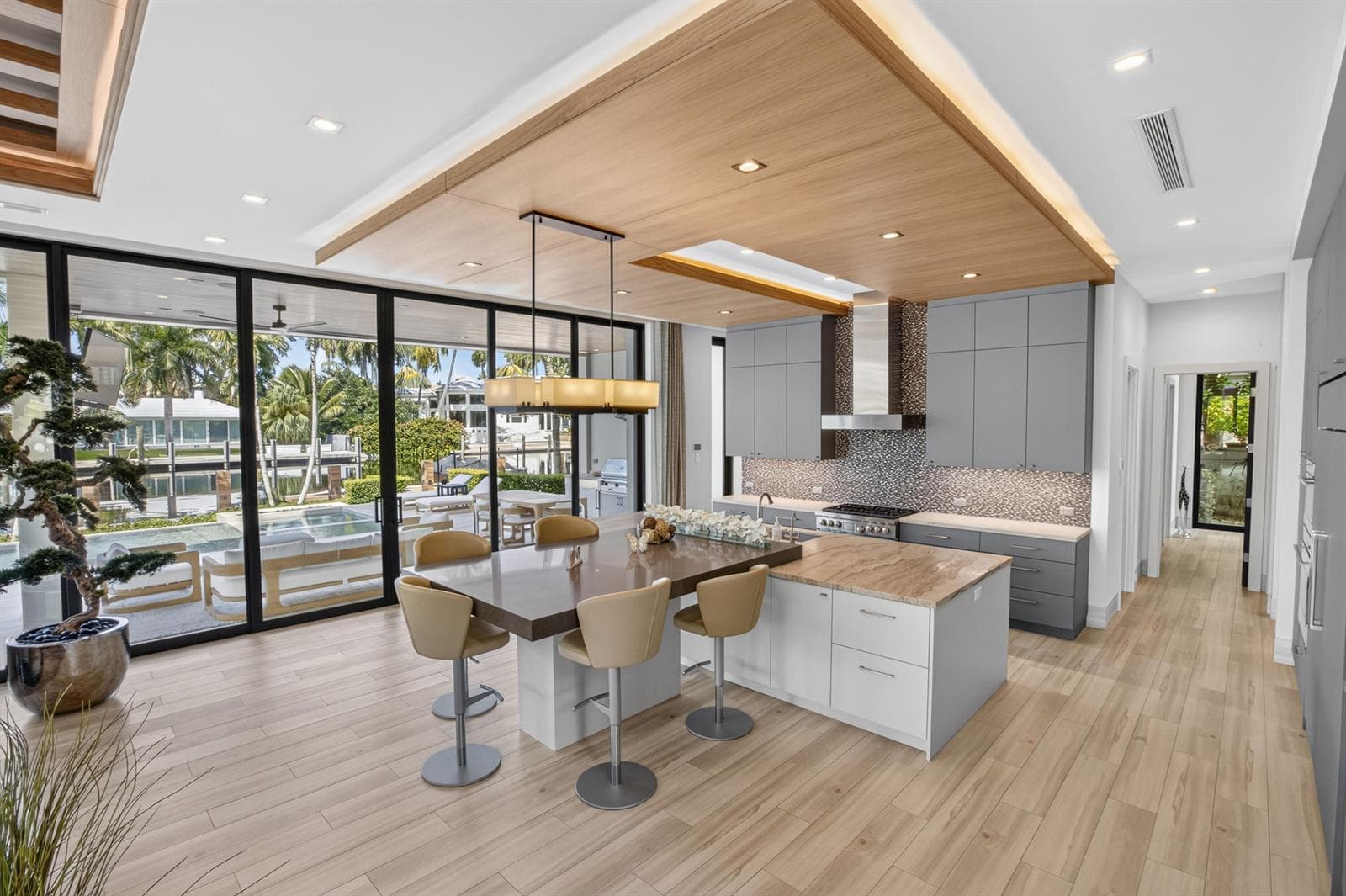 1 Royal Palm Dr
