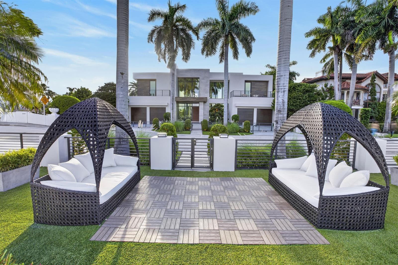 1 Royal Palm Dr