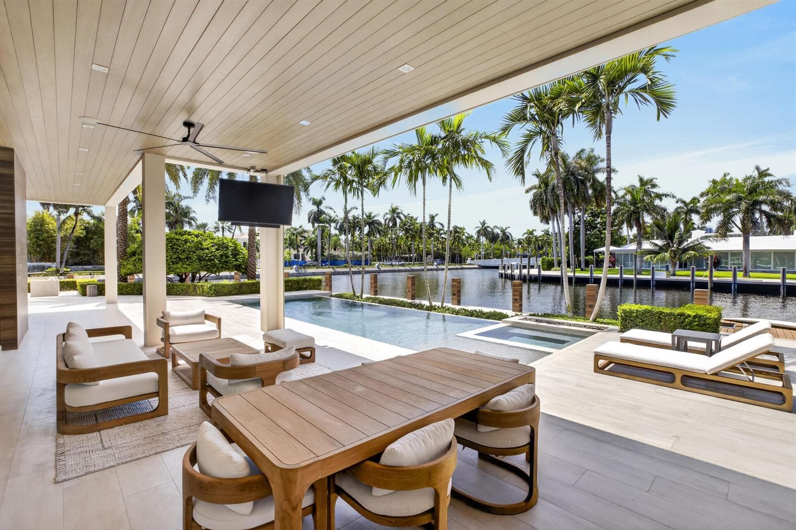 1 Royal Palm Dr