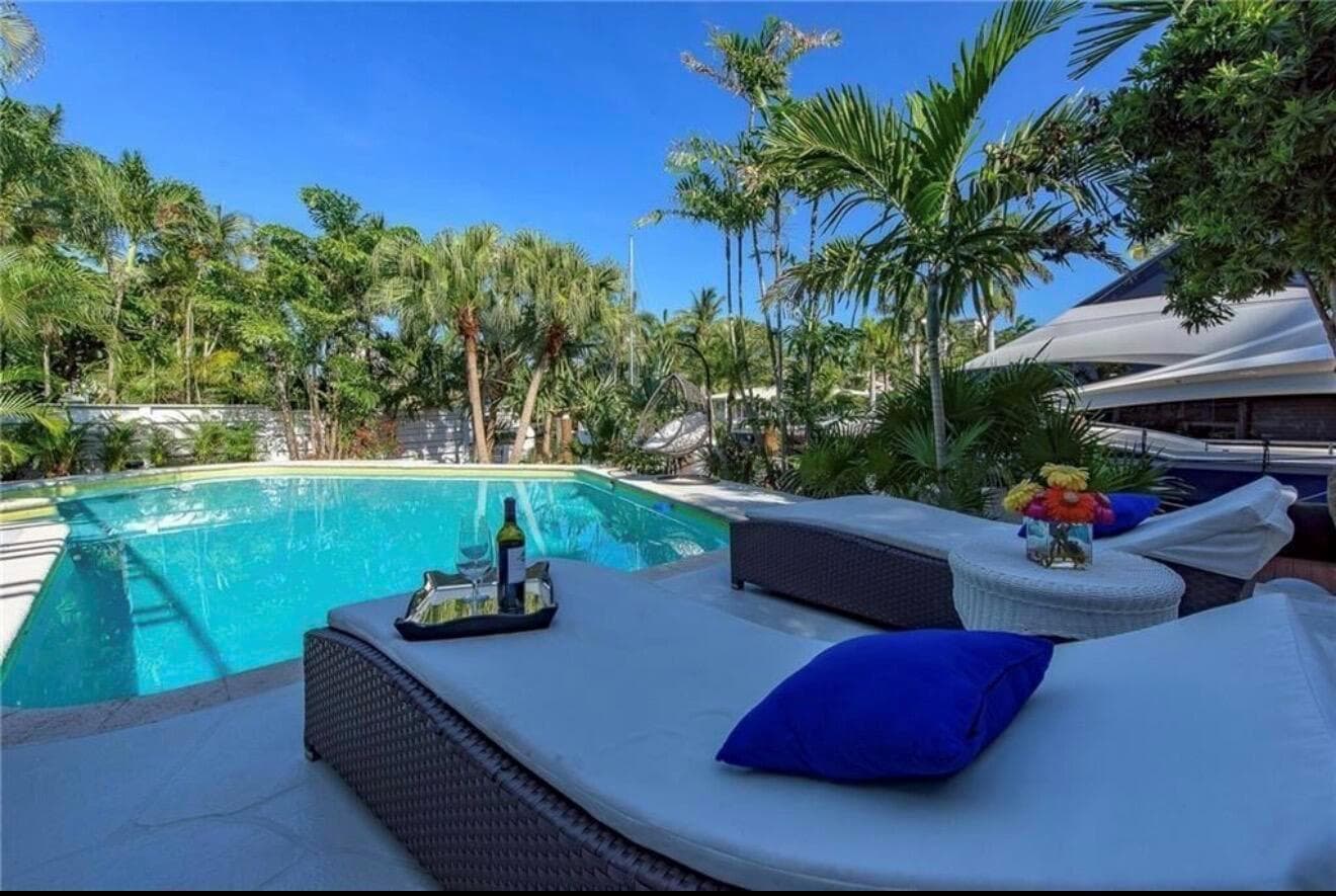 28 Pelican Dr
