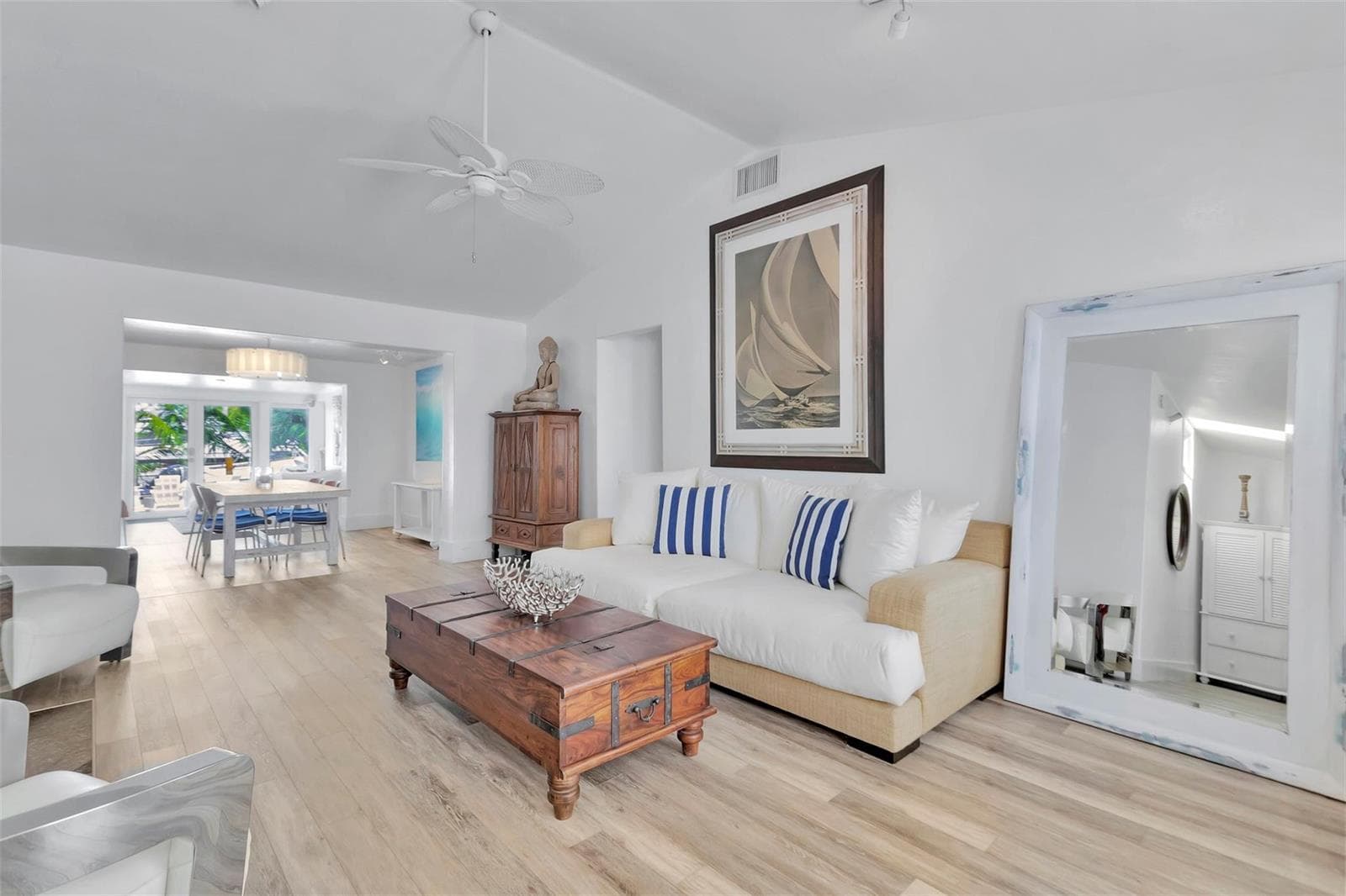 2517 E Las Olas Blvd