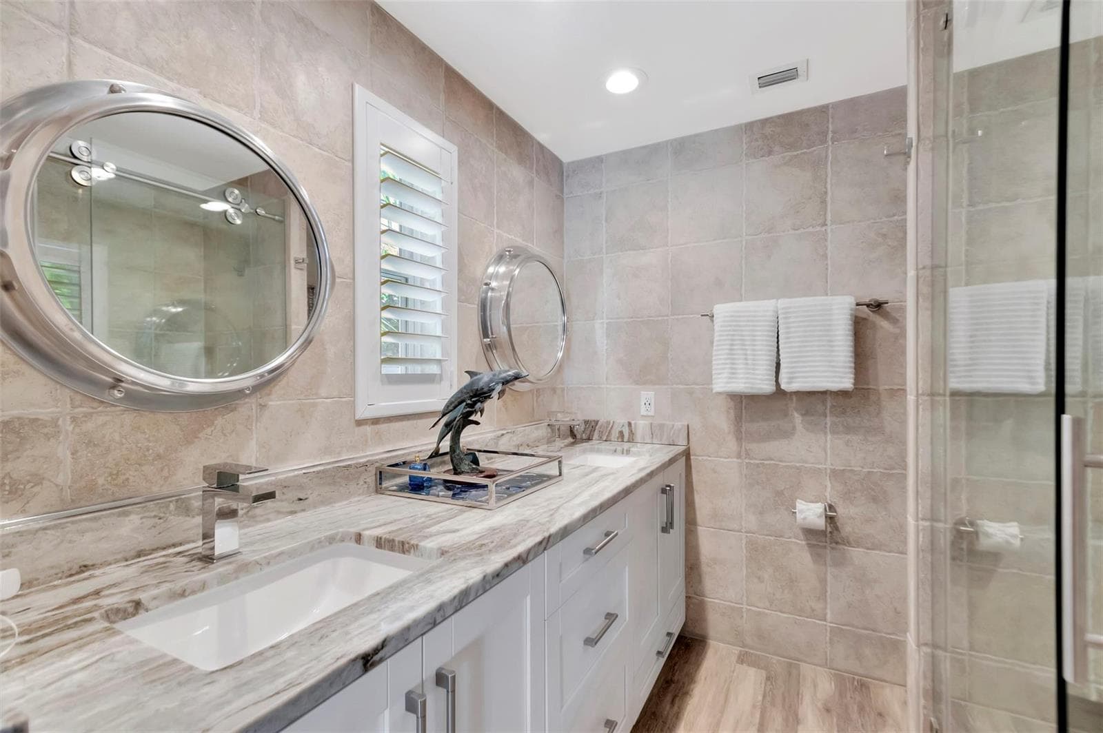 2517 E Las Olas Blvd