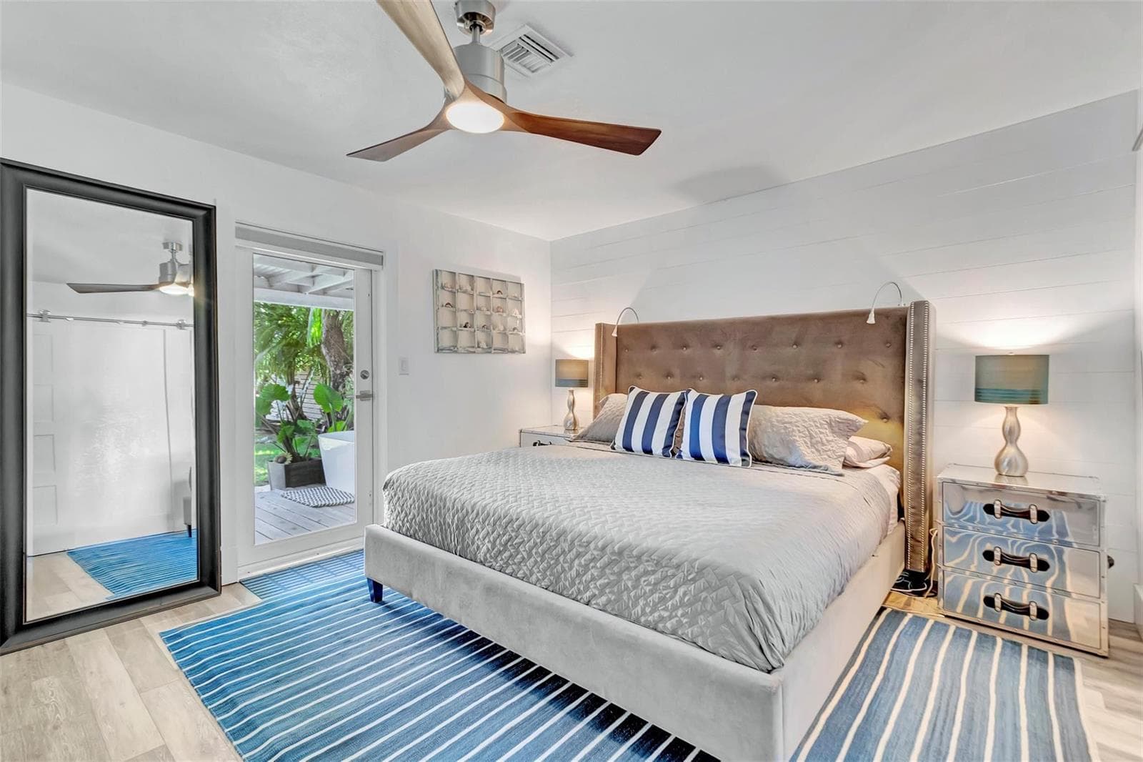 2517 E Las Olas Blvd